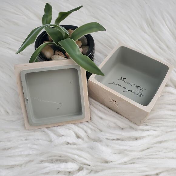 Willow Tree Hand Carved Friendship Trinket Jewelry Keepsake Box - Picture 2 of 8